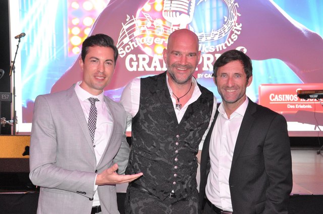 Hannes Markowitz (Casino Velden), Udo Wenders (war as Juror mit dabei) und WOCHE Kärnten Regionalleiter Daniel Klier (v. li.)