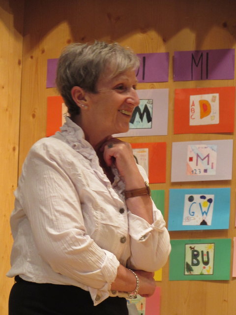 Inge Schlatter als begeisterte Lehrerin Frau Müller.