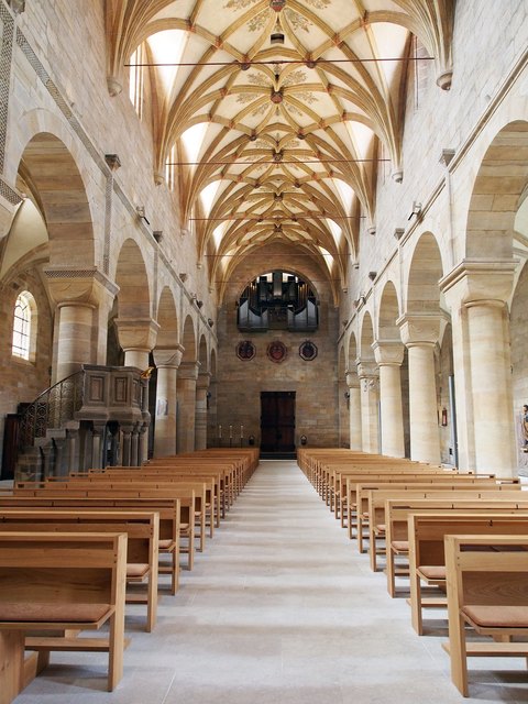 Innenraum Richtung Ausgangsportal