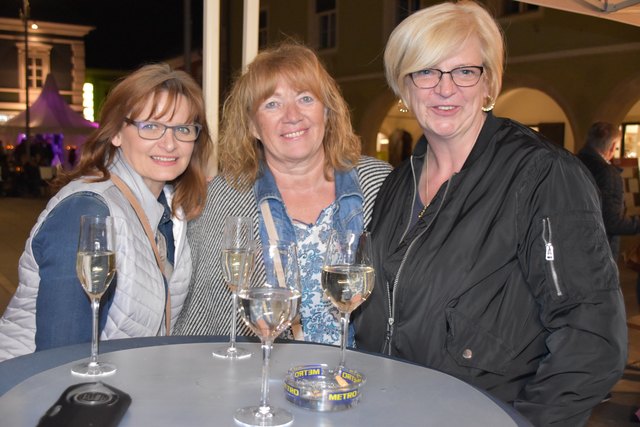 Auch beim Didi gab es Musik, der Veronika, Mary und Erika begeistert zuhörten