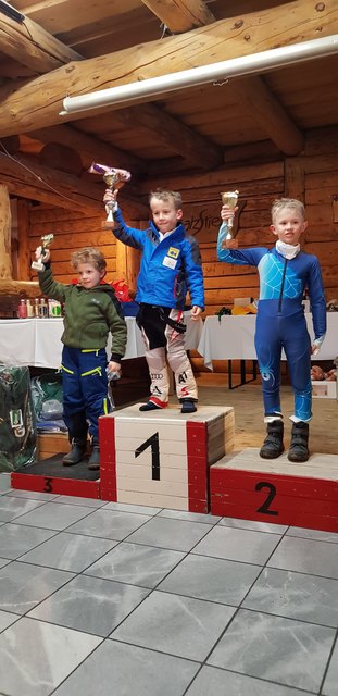 Paolo Eberhard auf Platz 1 beim letzten Bambini-Rennen der Saison.