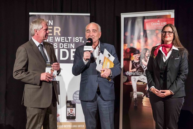 im Bild v.l.n.r. Willy Lehmann (Markenagentur), Germanos Athanasiadis (Verleger) und Ursula Scheuringer (Casino Linz)