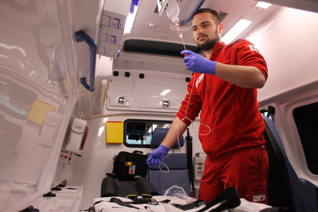 Lukas Grill ist seit zwei Jahren beim Roten Kreuz.