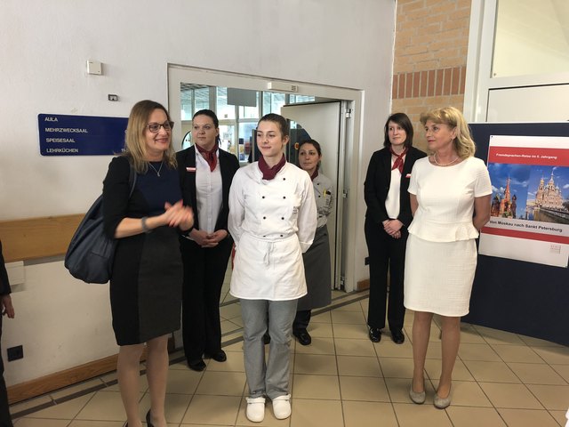 Bei der Fachprüfung der Tourismusschule Bergheidengasse zeigten die Schüler der Abschlussklassen ihr Können in Küche und Service.
