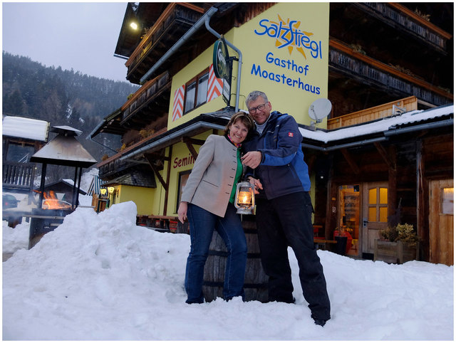 Regina und Friedl Kaltenegger bekamen das Gütesiegel verliehen. | Foto: Salzstiegl