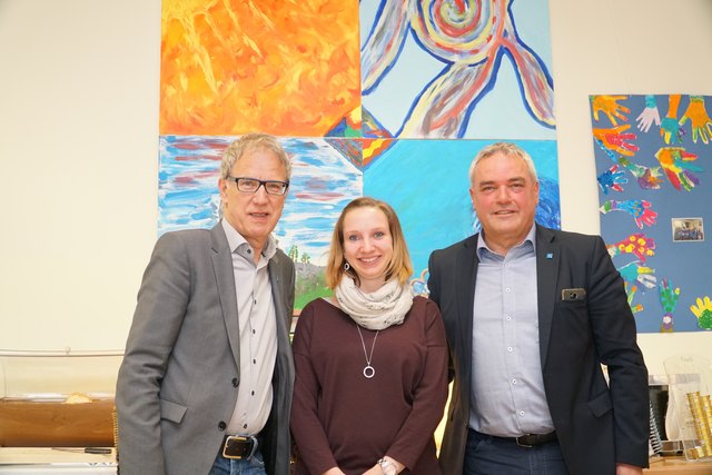 Bgm. Luis Oberer, Katharina Schlichtherle und Paul Barbist  (v.l.) hoffen, dass die Kapazitäten im Haus bald ausgenützt werden können.