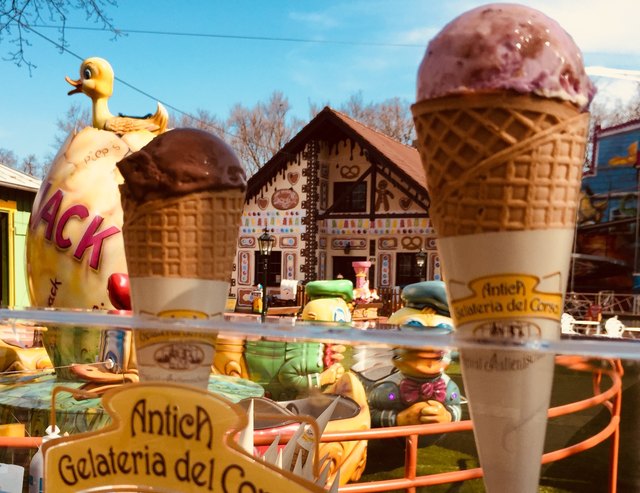 Köstliches und gesundes Eis, das Entenkarussell vor dem Knusperhäuschen: Der Park Hrabalek hat viel Neues. | Foto: Hrabalek