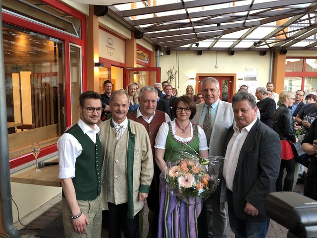 40 Jahre, aus gratkorn. Erotikfot 1. 287. 24.01.2018, 11:52 von szabina1. vor 2 Jahren. Arrow_yellow_r Studiofotograf sucht dich:) He_looks_for 40 Jahre, aus rematesbancarios.com - Flirtforum | sterreich, Steiermark, ER sucht - F4F