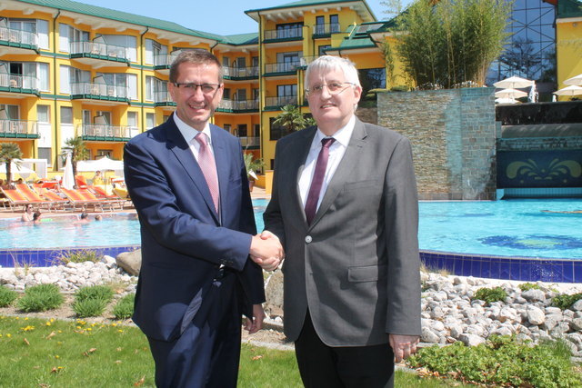 Markus Achleitner, WKOÖ-Fachgruppen-Obmann der Gesundheitsbetriebe und Johann Hingsamer, Präsident des OÖ Gemeindebundes | Foto: Uibner/BRS