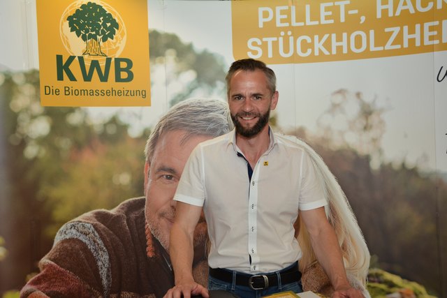 Als einer von zahlreichen Ausstellern präsentierte Ing. Elmar Daxl Heiztechniklösungen für Pellts