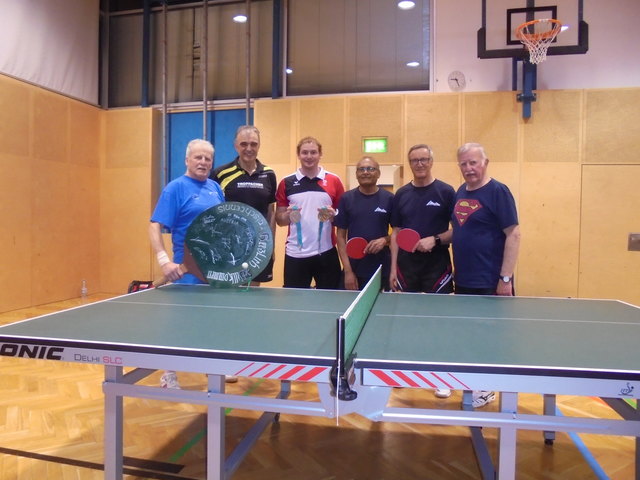 3. vl. Peter Penz mit mit seinen 2 Olympiamedaillen | Foto: Heinz Leitgeb