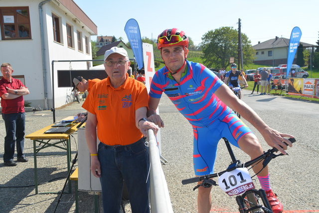 Helmut und Roland Plank vorm Start.