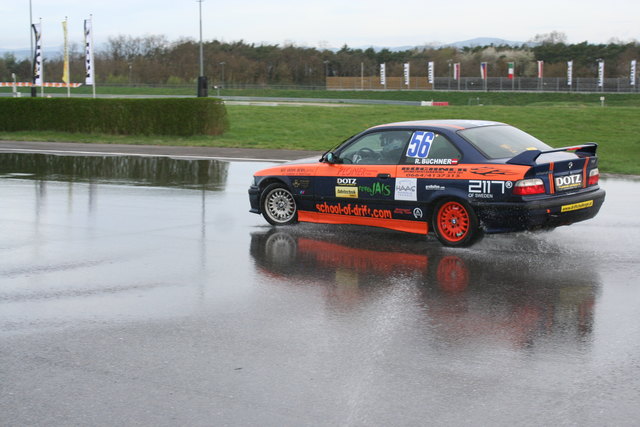 Ronny Büchner - 2WD R1 - BMW E36 325i | Foto: Fuzzy (Helm-Racing),  für school-of-drift