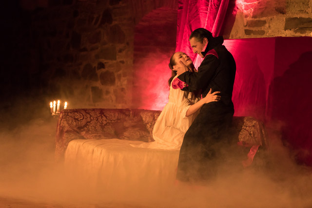 Burg Lockenhaus ist die perfekte Kulisse für Bram Stokers "Dracula" mit Starbesetzung. | Foto: www.schnappen.at