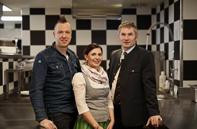 Küchenchef Stefan Haas, Restaurantleiterin Hannah Savel und Direktor Franz Kromoser (v. l.). | Foto: Mondi
