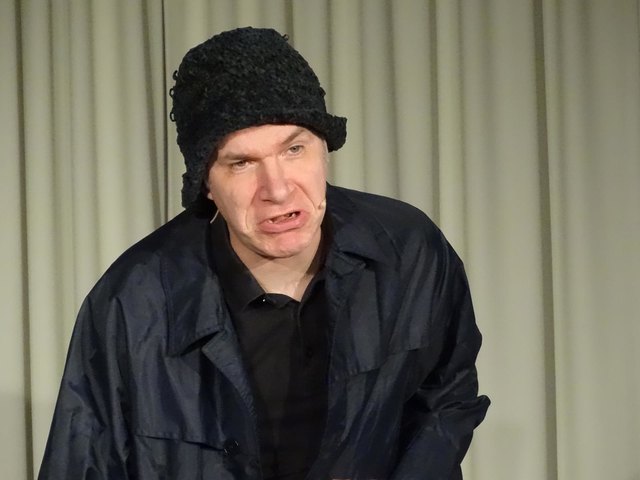 Frau Kratochvil ist eine der Rollen, in die Norbert Peter schlüpft.