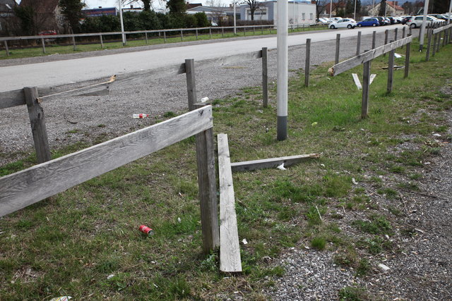 Sachbeschädigung und Aludosen am alten Zirkusplatz.