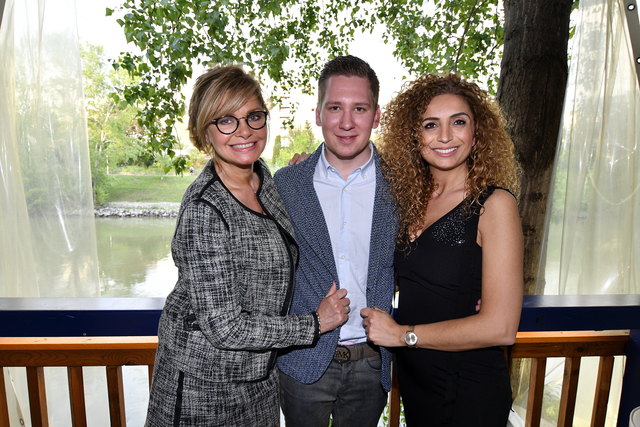 Zeigten sich spendabel: Maren Gilzer, Clemens Trischler und Eser Akbaba (von links)
