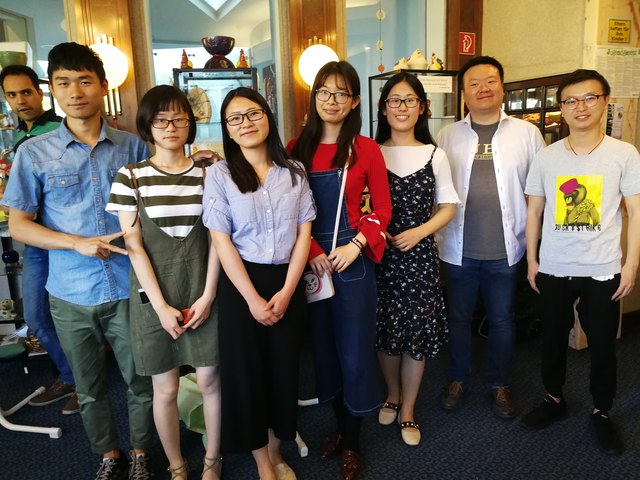 Studierende aus China präsentierten beim Café International ihr Land anhand von Kulinarik, Kunst und Kalender.