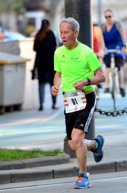 Sepp Schwarzer auf dem Weg zum Österreichischen Meistertitel über 10 Kilometer.