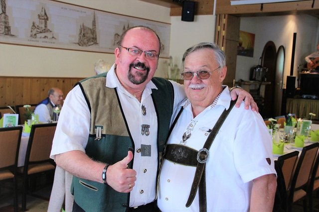 Zwei Stammtischleiter, zwei Freunde, Links: Leo Teufl Leitung Krummnußbaum, Rechts: Josef Rathkolb Leitung Dirndltal
(Fotos: J. & M. Rathkolb)