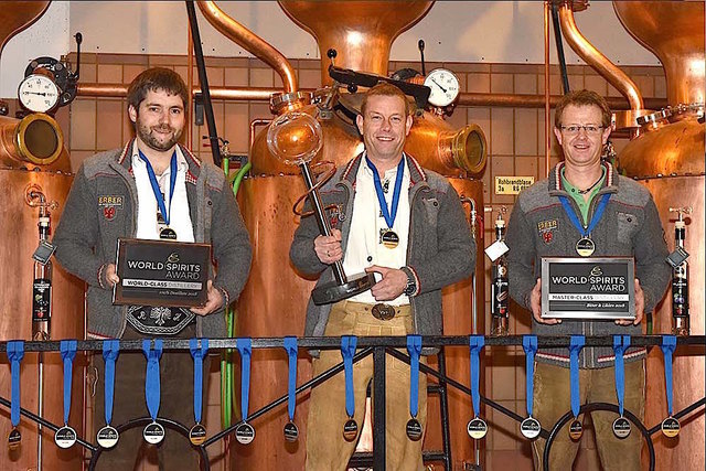 Stolzes Erber Team mit Awards: Rudolf Heidegger, Christian Schmid und Josef Strobl (v. li.). | Foto: Foto Liesbeth