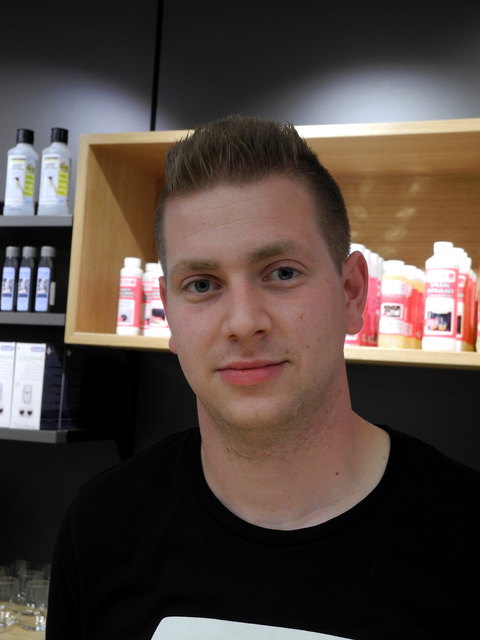 "Zeitlich geht es sich gar nicht aus, auf ein Öffi zu warten. Außerdem bin ich mit dem Auto unabhängiger." (Lukas Dörr, Moidrams)