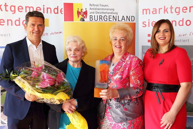 Bgm. Rainer Porics, LR Verena Dunst und LR Astrid Eisenkopf gratulierten Brigitta Novak