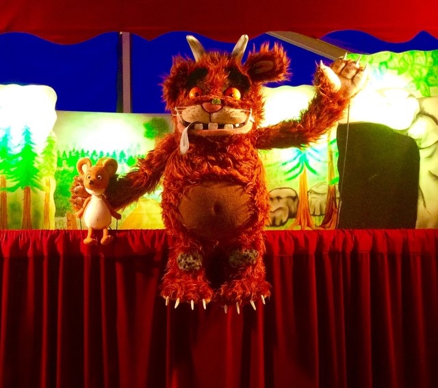 Das Puppentheater gastiert mit dem Grüffelo von 4. bis 13. Mai in Wels.