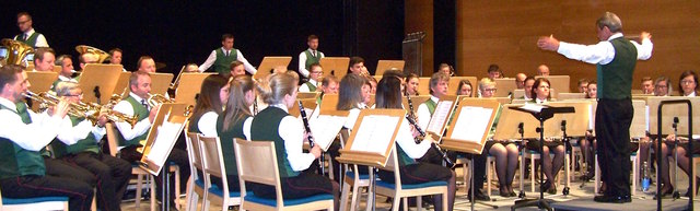 Den größten Jubel gab es bei der Bauernkapelle Pilsbach: Kapellmeister Gerhard Ortner konnte beim letzten Wertungsspiel seiner Laufbahn die Höchstpunkteanzahl in B erreichen. | Foto: Strohbach