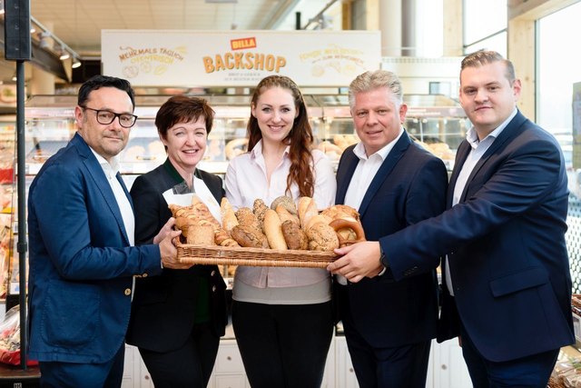 Vize-Bgm. Hubert Almberger, Regionalmanagerin Anneliese Reitsamer, Martmanagerin Jelena Radic, Vertriebsmanager Hannes Gruber, Verkaufsleiter "Frische" Florian Schwaiger.
