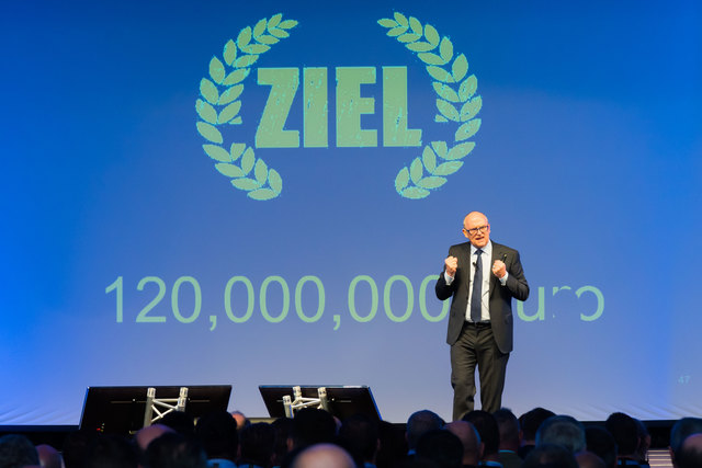 Hans Georg Hagleitner präsentierte die Umsatzzahlen.