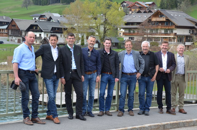 Hans Semmelrock, Volker Bidmon (Leiter der Straßenbauabteilung Land Kärnten), Landesrat Martin Gruber (Referent für Straßen- und Brückenbau), Bürgermeister Gerhard Koch, Michael Hartlieb (Straßenmeisterei Greifenburg), Horst Tuppinger (Straßenbauamt Spittal), Vizebürgermeister Franz Schier, Manfred Prentner (Mitarbeiter Straßenbauabteilung Land Kärnten), Dietmar Müller (Mitarbeiter Straßenbauabteilung Land Kärnten) | Foto: KK