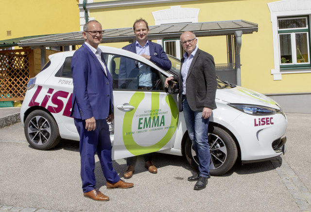 Gemeinderat Erich Pfaffenbichler, Othmar Sailer (CEO Lisec) und Bürgermeister Johann Spreitzer. | Foto: privat