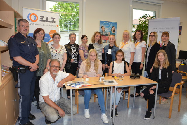 Einblick in die unterschiedlichsten (technischen) Berufsfelder bekamen die Schülerinnen beim Girls Day 2018 im BIZ Hartberg.