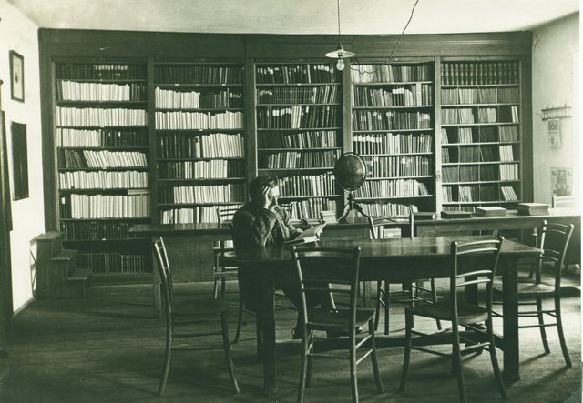 Bibliothek im Konsum 1930. | Foto: Laimer