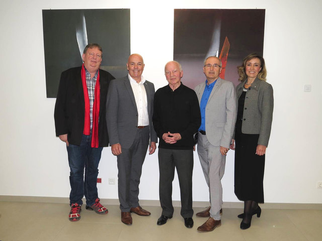 Horst Horvath (li.), Bürgermeister LAbg. Georg Rosner, Erwin Moravitz, Stadtrat Ewald Hasler und Amtsleiterin Katja M. Massing 