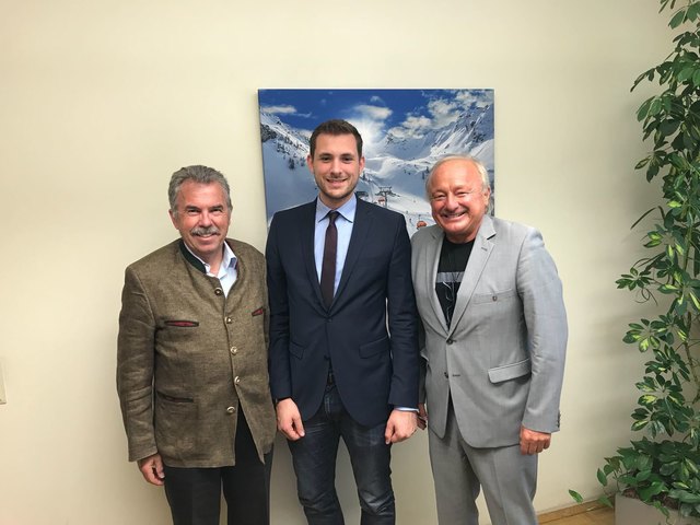 Angelobung für den Vizebürgermeister Matthias Pokorn (M.)