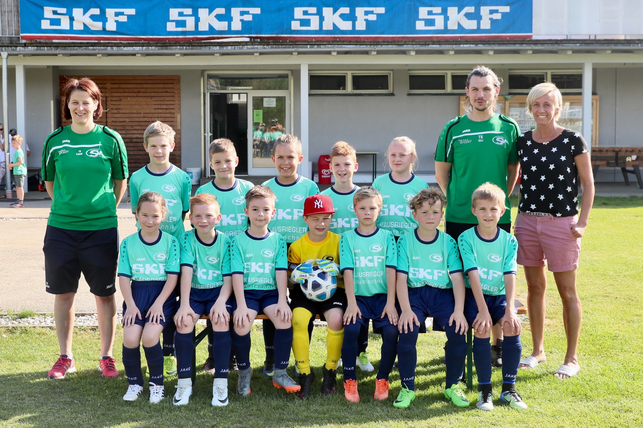 Jugendmannschaft des SV Garsten bekam neue Dressen Steyr & Steyr Land