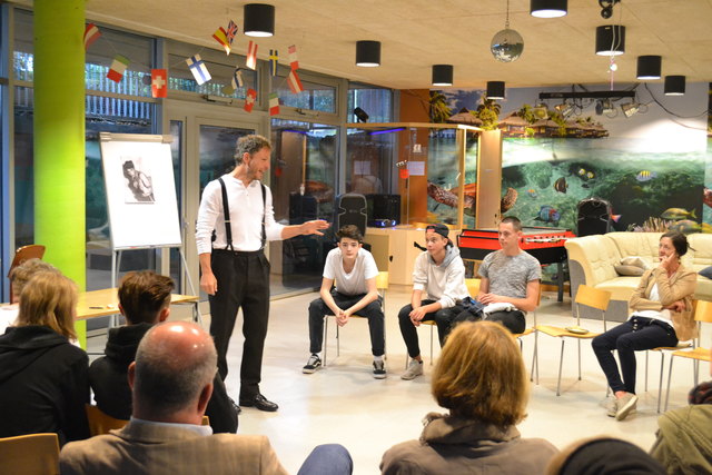 Schauspieler Stefan Riedl begeisterte die BesucherInnen im Stück "Zigeuner Boxer".