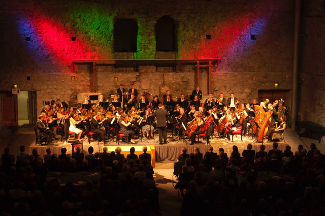 Das Sinfonische Orchester der Landesmusikschule gibt zwei Konzerte hintereinander.
