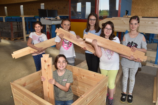 Die Firma Z+H Weber besuchten Schüler der Volksschulen Deutsch Tschantschendorf und Gerersdorf. | Foto: Wurglits