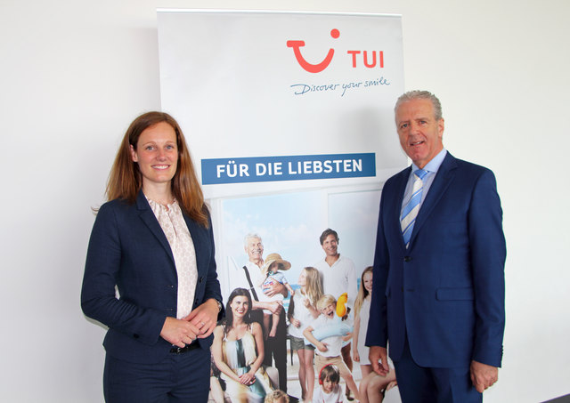 Lisa Weddig (TUI) und Gerhard Widmann (Flughafen)
