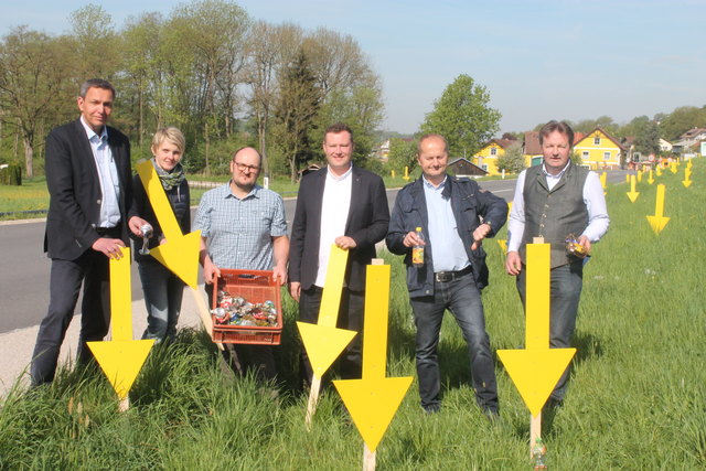 Schlüßlbergs Bürgermeister Klaus Höllerl, Helga und Markus Eder, Hannes Humer und Rudolf Pichler (beide BAV), Bezirksbauernkammerobmann Martin Dammayr.