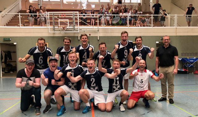 Das Esternberger Volleyball Herrenteam krönte sich abermals zum Landesmeister – auch dank zu spät kommender Fans.