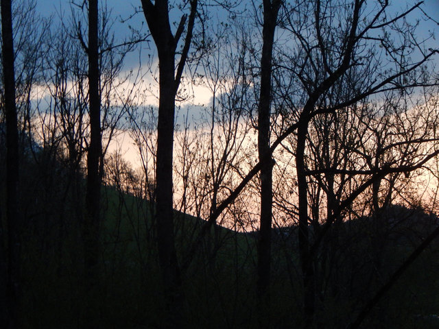 Der Morgen bricht herein und die Nacht weicht dem Licht.
