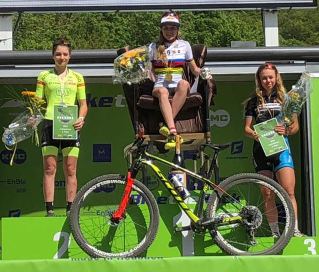 Siegerbild aus dem Schwabenland, von links: Justine Tonso (Fra, 2.), Laura Stigger (Ö, 1.) und Tamara Wiedmann (Ö, 3.).
