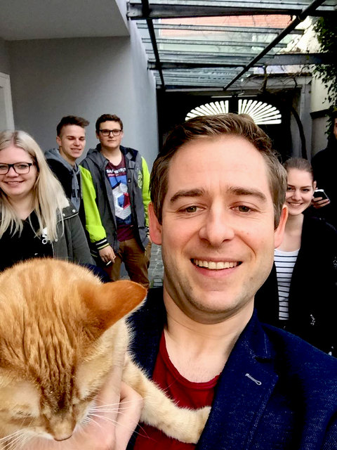 Eferding 2018: Auch der Spaß kommt in den Trainings nie zu kurz! Hier ein Training mit begeistertem Trainer und Seminarmaskottchen!