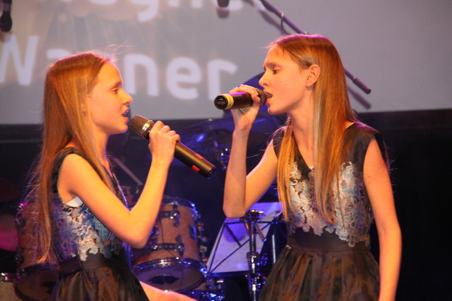 Hannah und Lena Wagner sangen sich auf Platz 2. | Foto: Gemeinde Stinatz