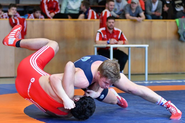 D.Gastl (blau) überzeugte bei den ÖM der Junioren 2x mit Gold